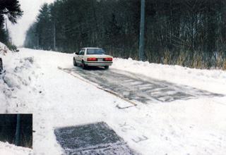 Salt (Calcium Chloride) & Sand Ice Melter　THE SUBERAN