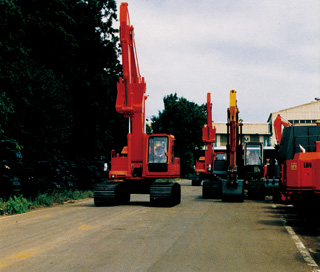 Tracked Treads (Continuous Track) Resistant Pavement　TREAD RESISTANT ASPHALT