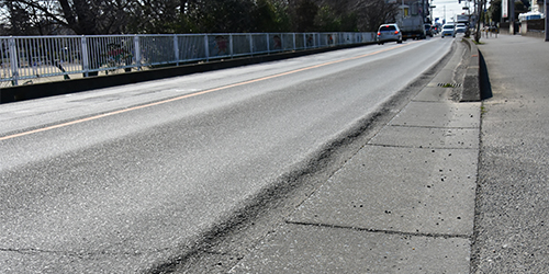 Flow-resistant Pavement